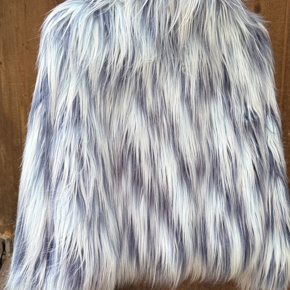 bagatelle Long haired Fun Fur in shades of blue/grey with Satin-Lining - Picture 4 of 5